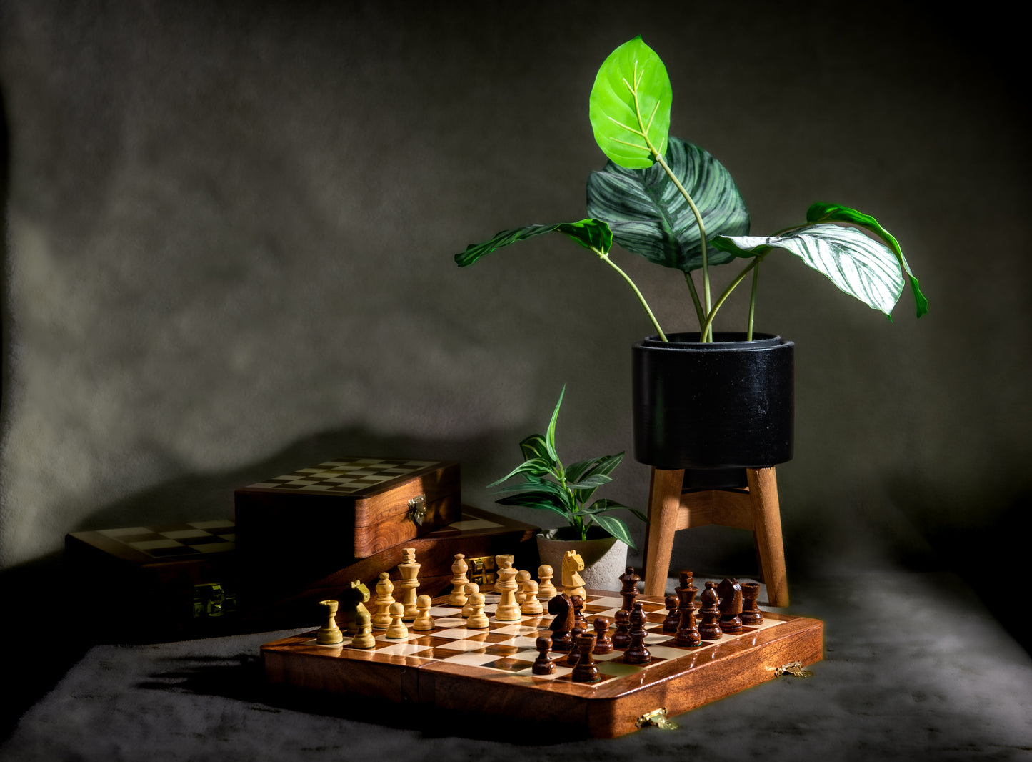 Luxury 12-Inch Wooden Folding Travel Chess Set - Boxwood and Rosewood