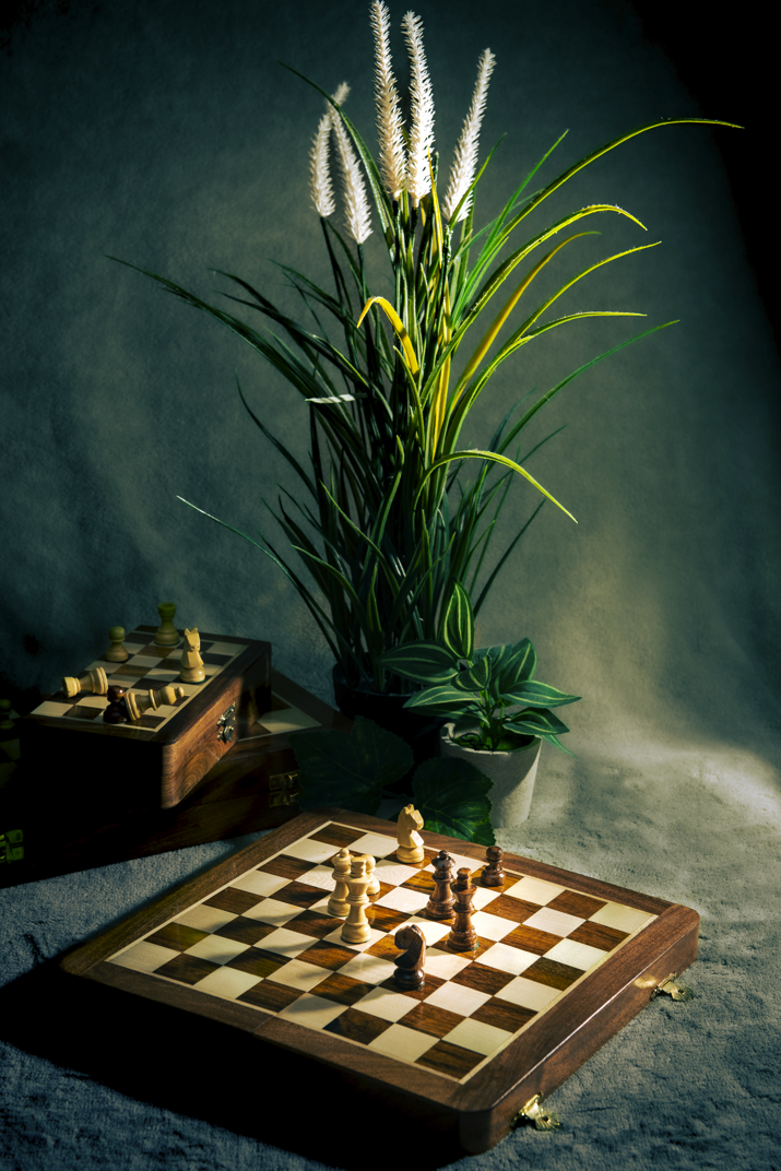 Elegant Wooden Folding Travel Chess Set 7" - Crafted from Boxwood and Rosewood